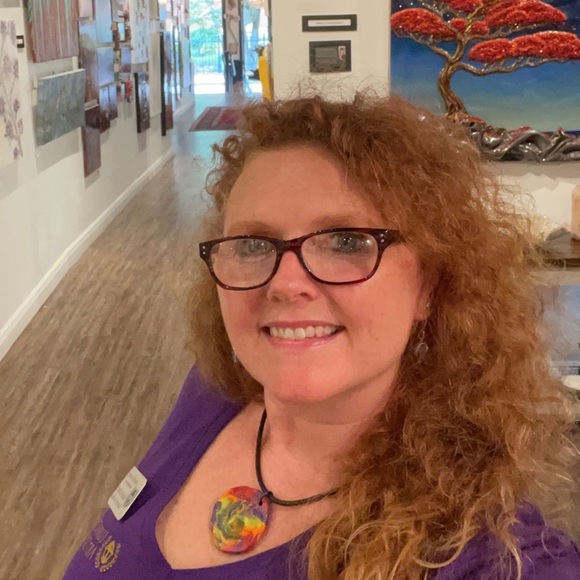 Meet your Posher, Heather - Picture 3 of 3